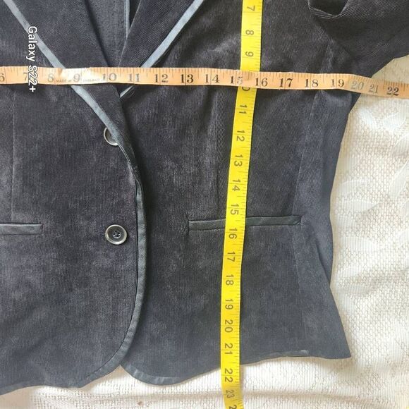 J17 Larry Levine dressy black soft corduroy blazer with faux leather trim - Picture 8 of 9